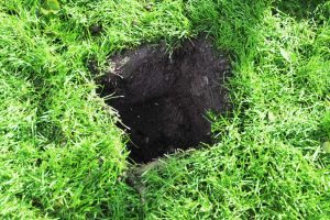 Punktfundament für Hochbeet ausgehobenes Erdloch